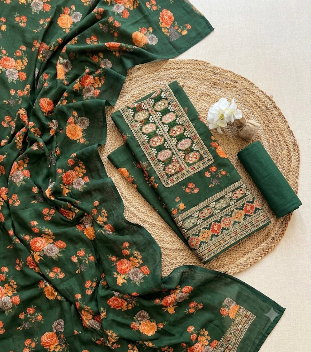 Aneela’s – Floral Elegance Embroidered Lawn – 3PC