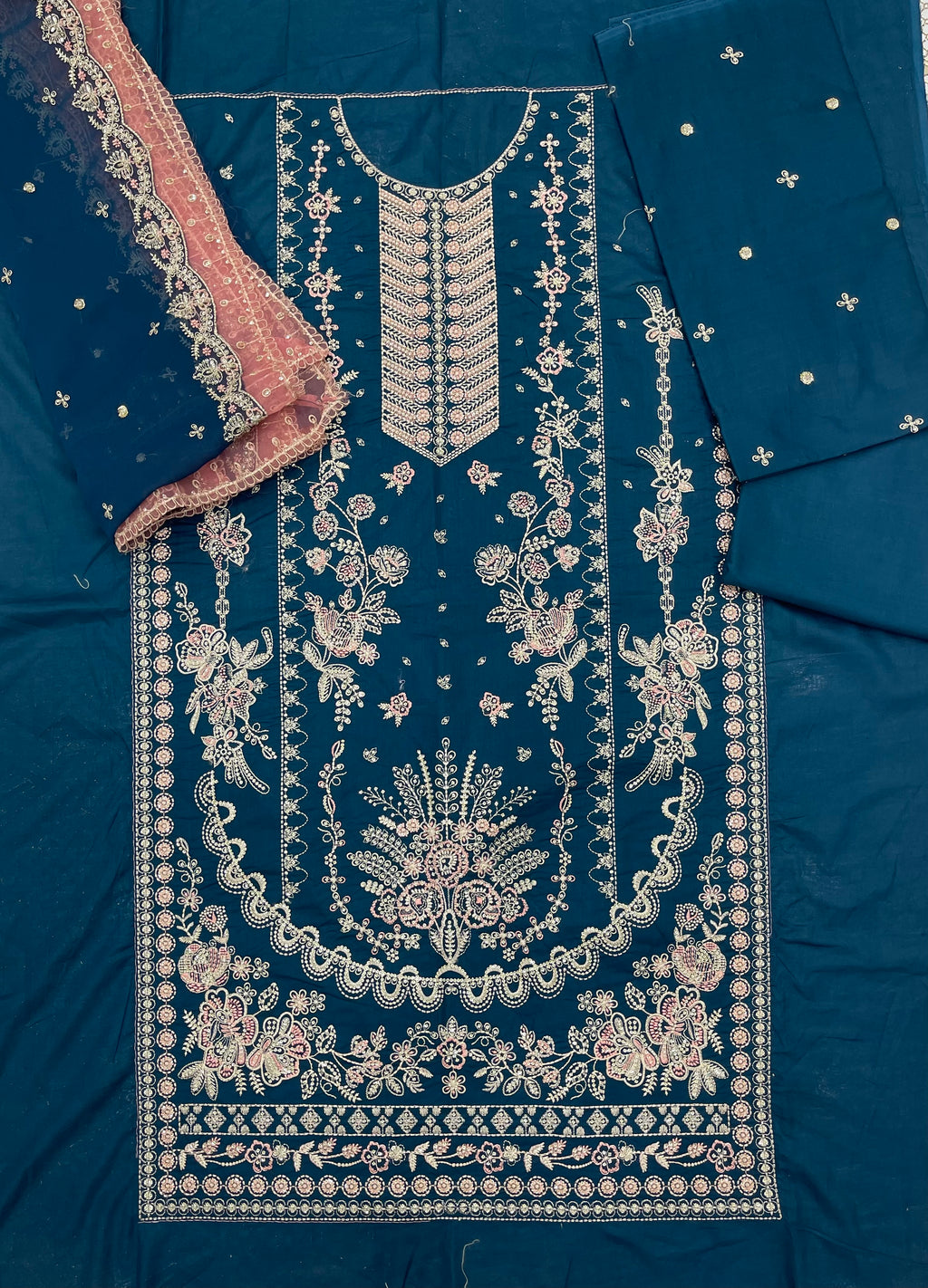 Aneela’s – Imperial Muse Embroidered Lawn – 3PC